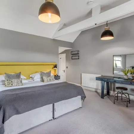 The - At * Ravensworth