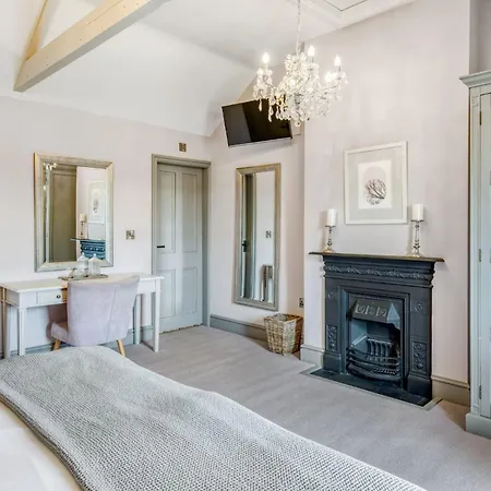 The - At * Ravensworth